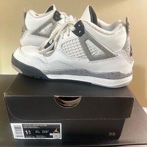 Jordan Retro OG Sneakers - White and Gray